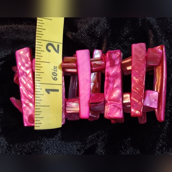 Shell Bracelet - Picture 2 of 4